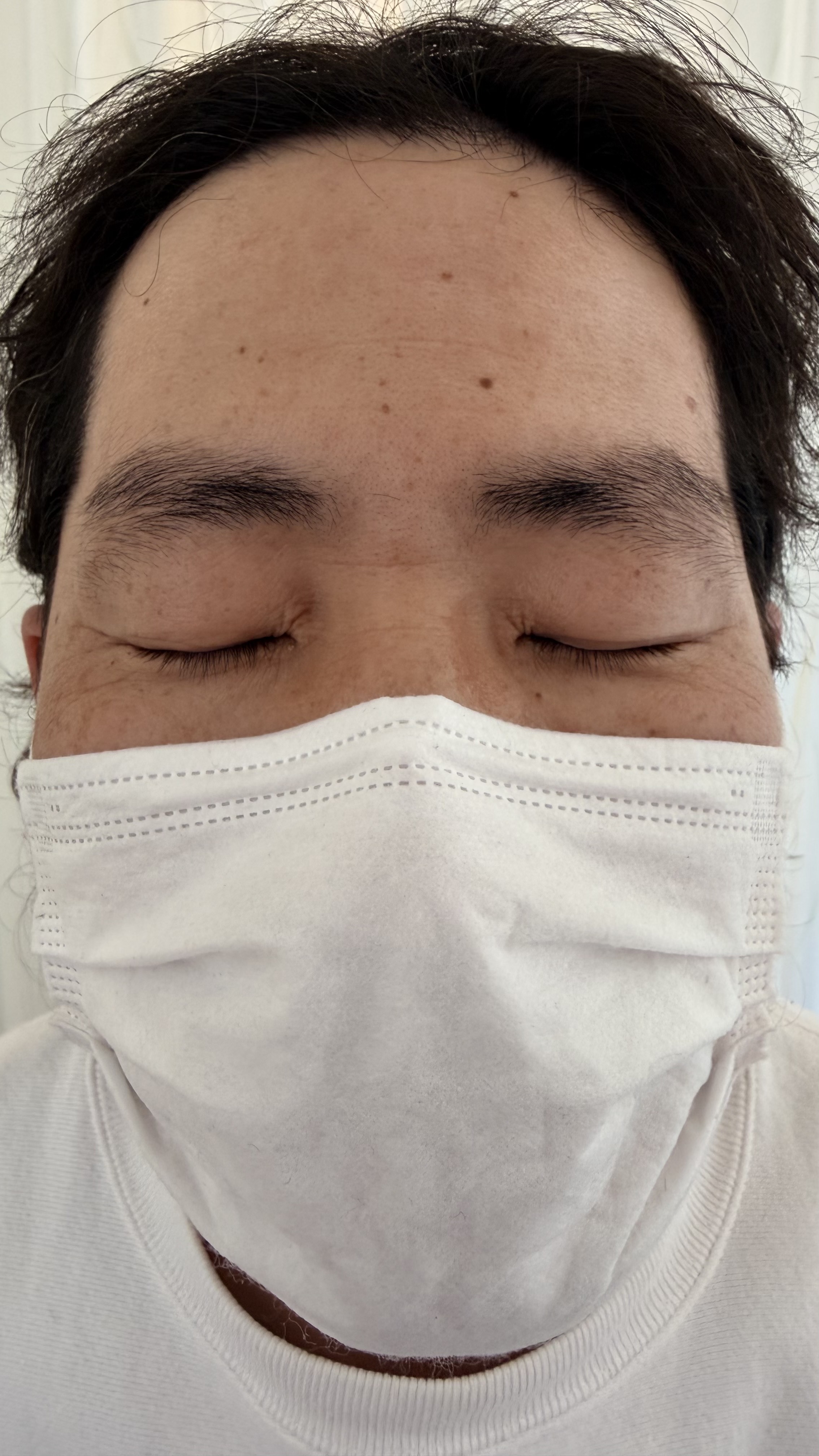 眉毛カット Before